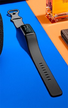 Fitbit-Charge-4-Fitness-Tracker on sale